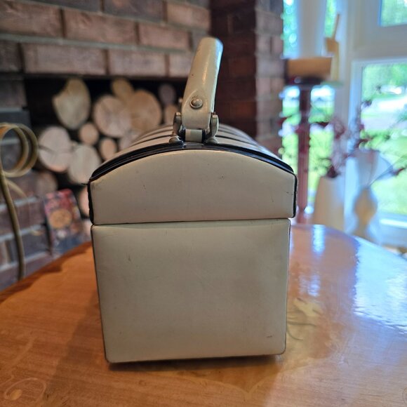 Tano of Madrid - Vintage Silver & Leather Locking Train Case Style Purse - Picture 3 of 16